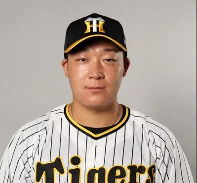 阪神大山悠輔バースデー婚 ３年交際の３歳下女性に108本バラでプロポーズ - プロ野球 : 日刊スポーツ