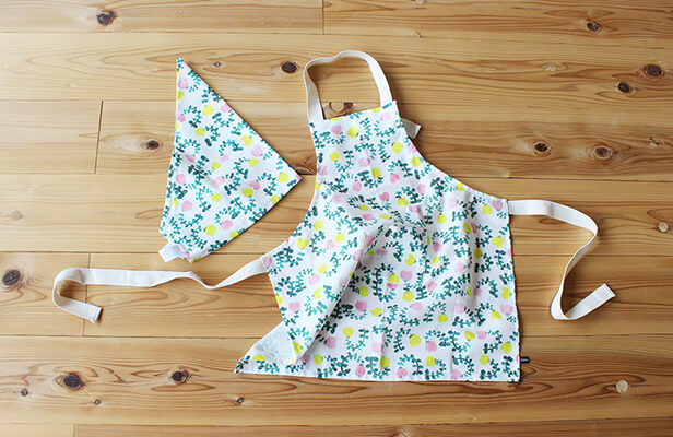 簡単な三角巾の作り方と給食当番準備