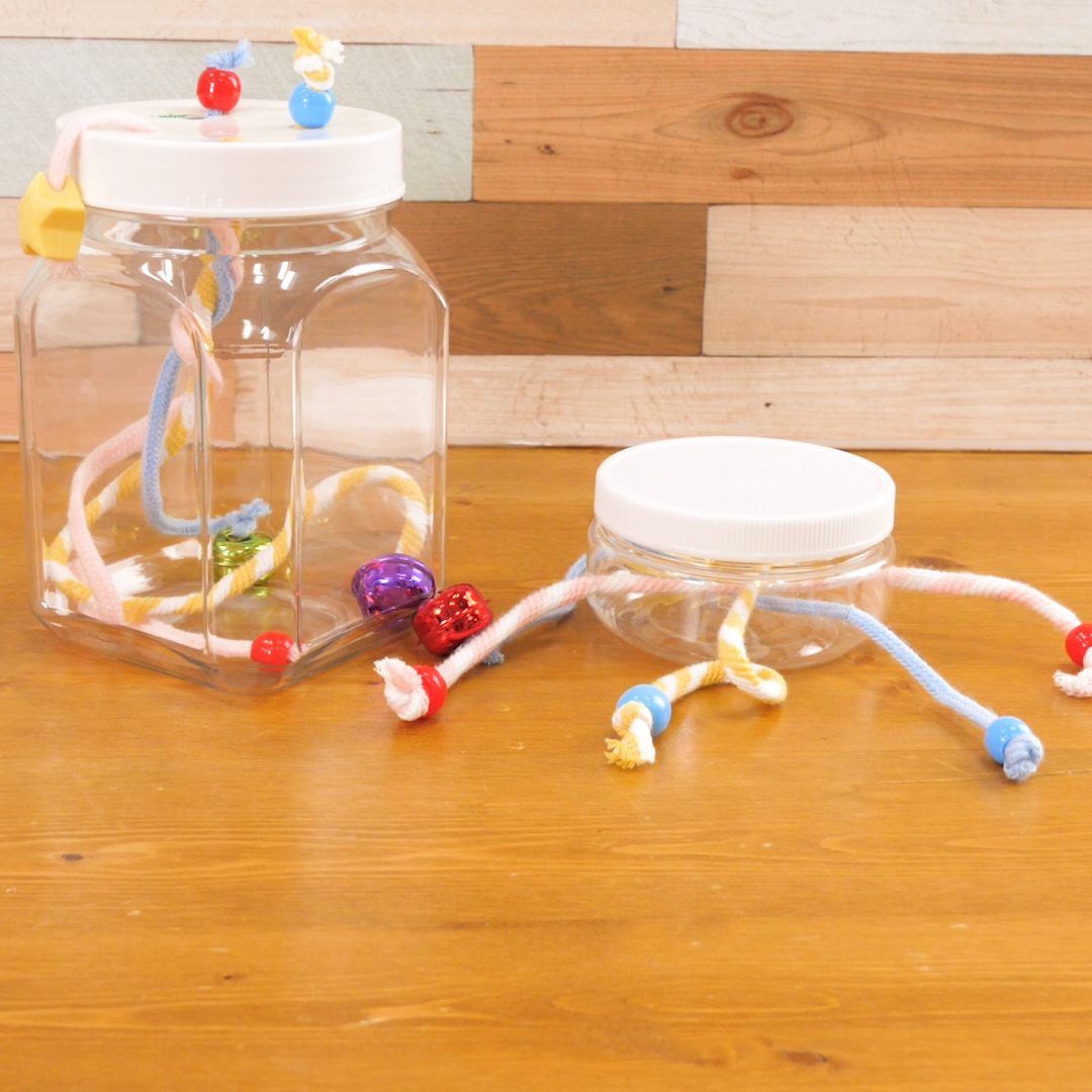 今回は @mam.achulさんの素敵な投稿をご紹介します✨ . ✂️------------------✂️ ・ . 手作りおもちゃの紹介です🌿音のなるおもちゃ 0歳から遊べます💓 使い方も無限大！！！ オススメです♪ イースター商品がちらほら 店頭に出てきていますね〜☺️ DAISOに行っ