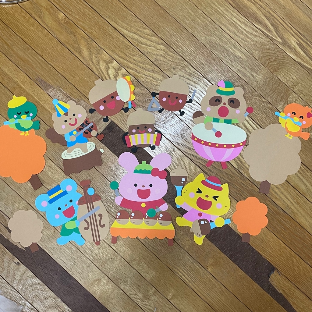 発表会壁面」のアイデア 7 件壁面 飾り, クラスの装飾, 誕生表