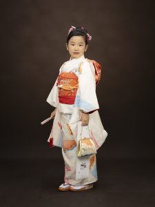 3歳の女の子必見！七五三撮影のポーズ紹介♪深谷店 - 振袖レンタル&フォトスタジオこまち
