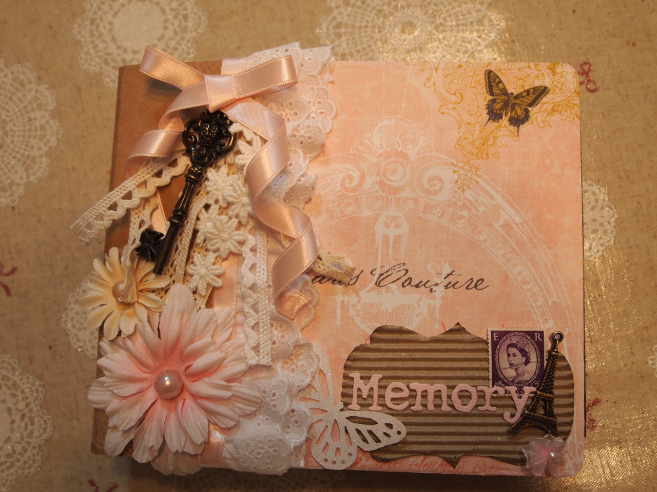 結婚式の手作りアルバムを作るコツ！格安に作る方法とは？ブライダルフェアから始まる結婚式の悩みを解決するサイト