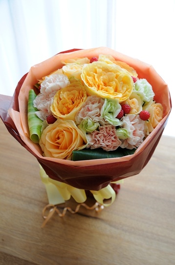 ご両親用ブーケ風花束オレンジフラワーショップ 花次郎 ウェディングブーケ