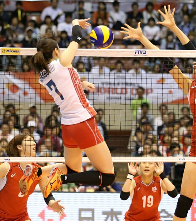 山口智子、夫・唐沢寿明と笑顔で2ショット「憧れのご夫婦」「結婚30周年おめでとうございます」：山陽新聞デジタルさんデジ