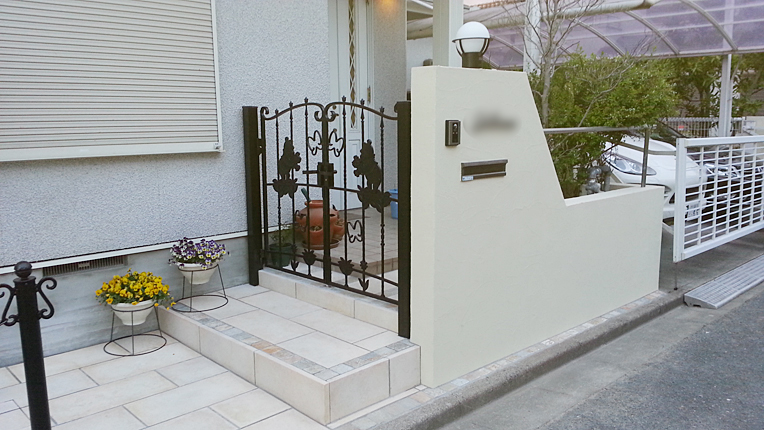 子供の飛び出し注意 通学路小学校注意標識交通安全安全対策注意標識飛び出し君日本製 - メルカリ