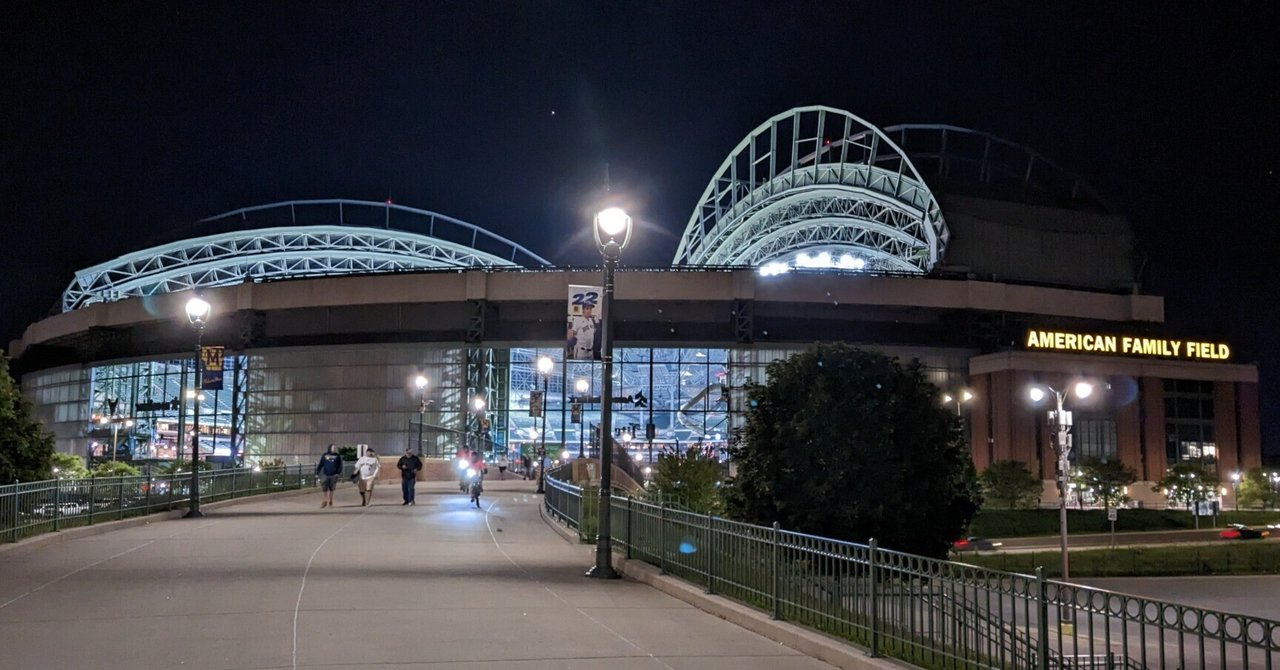 3日目 メジャーリーグ観戦旅🇺🇸アメリカン・ファミリー・フィールドの歩き方⚾シカゴからミルウォーキーへ！ - YouTube