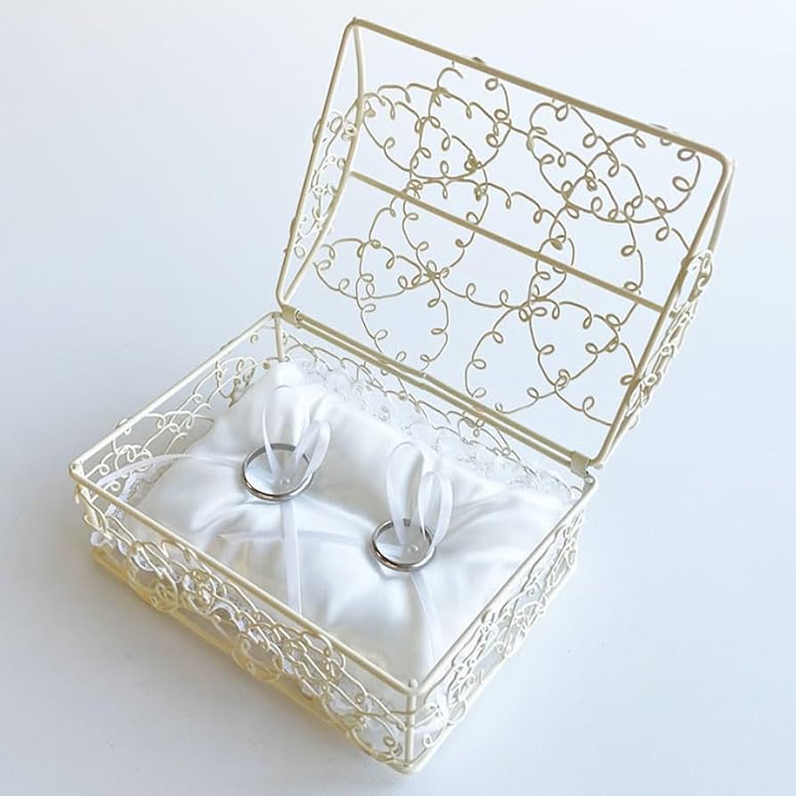 アフターリングピロー リングドッグ用リングピローの保存フレーム 結婚式後のリングピローのリメイクをおこなっています リングピロー KRANS 通販17232413Creema クリーマ