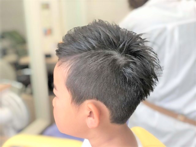 おしゃれ坊主」のアイデア 7 件おしゃれ坊主, キッズヘアスタイル 男の子, ボーイズヘアカット
