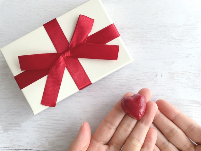 今日は「20代の彼氏へ 予算５千円から1万円の10月誕生日プレゼント」を紹介します。 10月生まれの彼へ誕生日ギフトを探してる方にぜひ参考にしてもらえたら嬉しいです。 ———————————————————— このアカウントはたける 大学生 とリオ 姉 が共同で運営しています