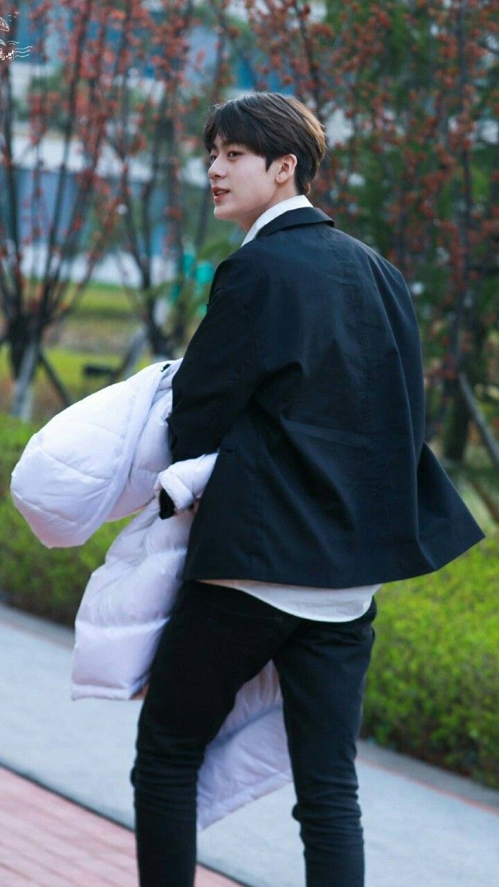 陈鹤一_百度百科