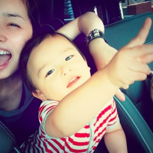 愛おしくてたまらない 息子に抱きつく梨花。梨花のインスタグラム @rinchan521 から - スポニチ Sponichi Annex 芸能