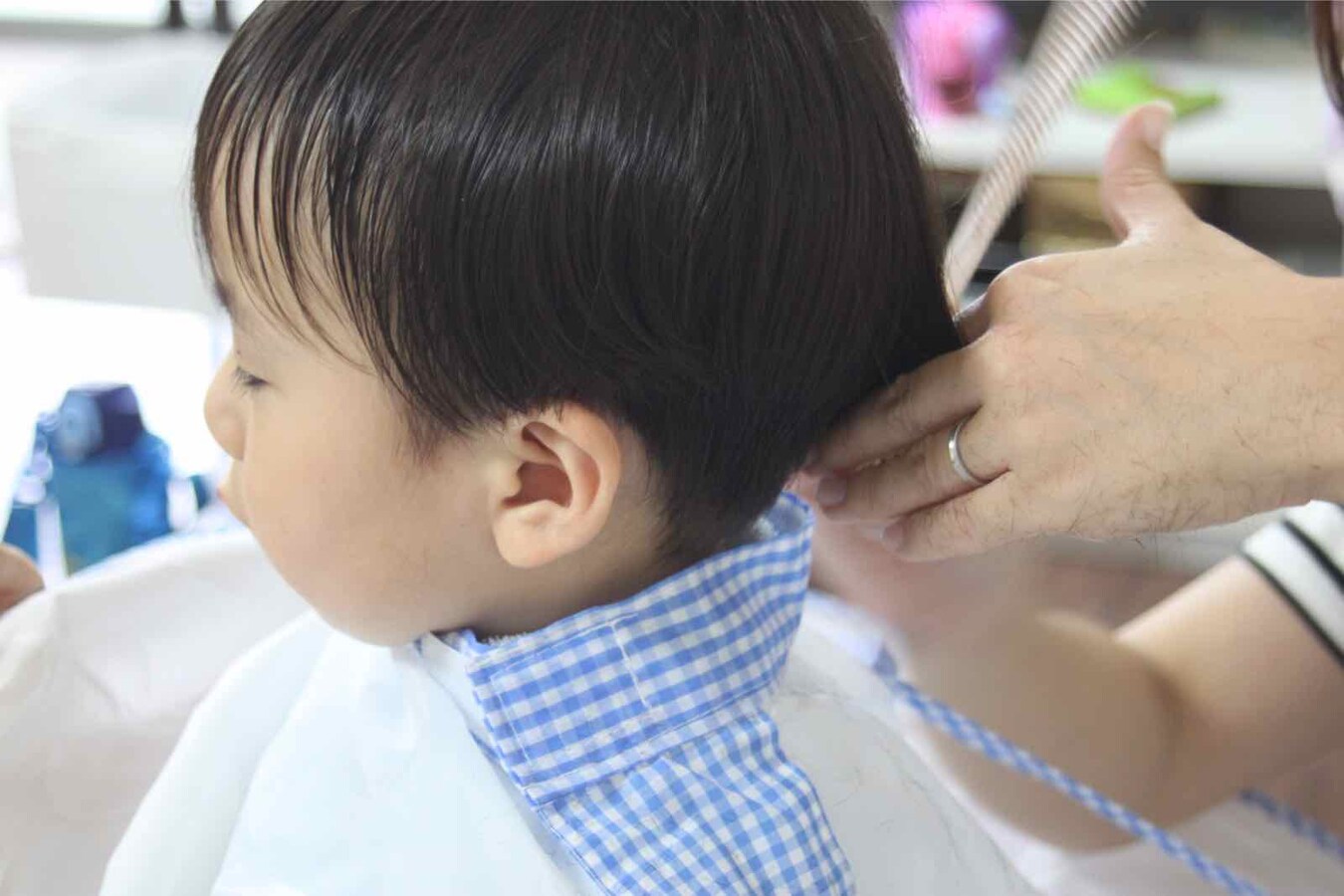 子供、男の子の髪型を自宅でセルフカットしたい方必見！切り方やコツ、バリカンでのツーブロックの方法を解説！ - メンズへアスタイル辞典