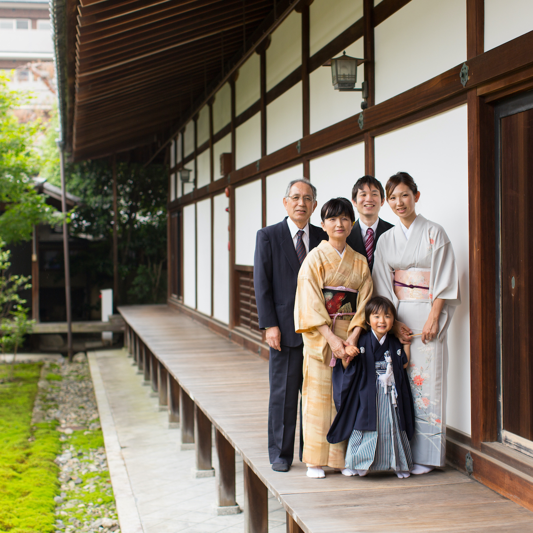 七五三 つき添いの兄弟・姉妹の服装は?正解コーデと選び方コツ - IKINAイキナ