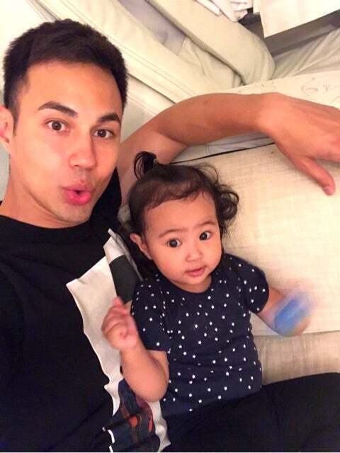 今日は長男の17歳の誕生日🎂✨家族でお祝い😊もう17歳かぁ！早い！とっても賢くて、妹たちの事を守ってくれるカッコいいお兄ちゃんだよ！これからもよろしくね😊まだ甘えていいんだぞ😆✨そして、この記念写真をパシャパシャ撮ってて、見返したらある事に気づきました