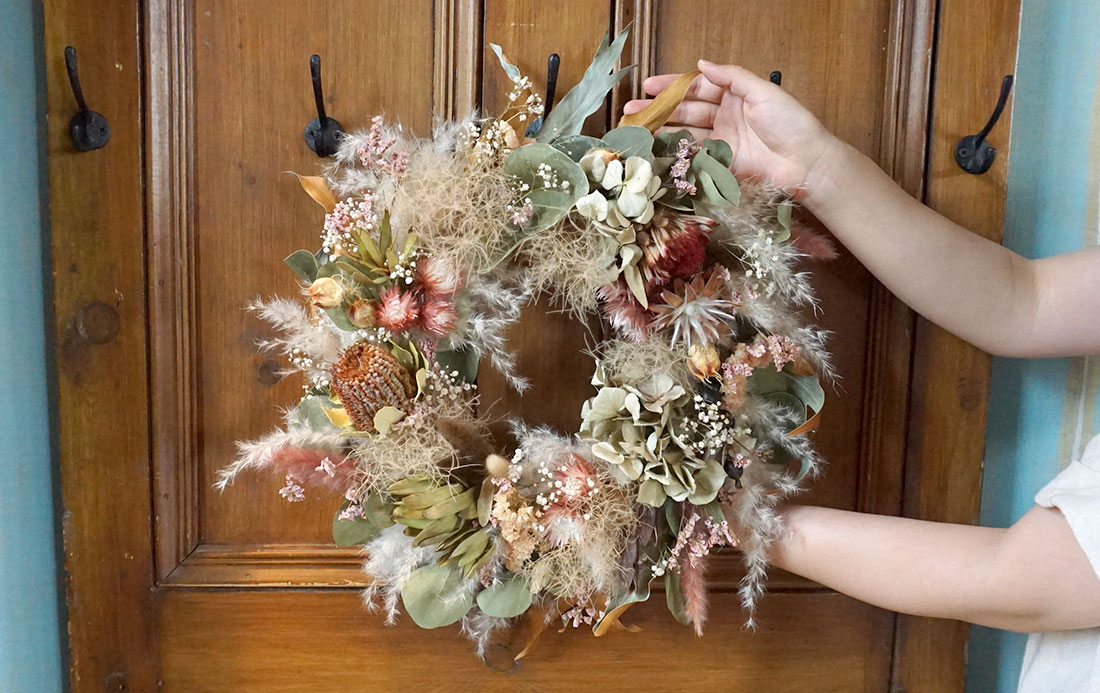 名入れ フレームアレンジ リース プリザーブドフラワー フレーム・リース 女性 妻 プレゼント 花 フラワー 壁飾り おしゃれ 誕生日 記念日 お祝い出産祝い 開店祝い 結婚祝い リース 飾り方 アレンジ 結婚式 ギフト 電報 メッセージカード ラッピング プレゼント ギフト