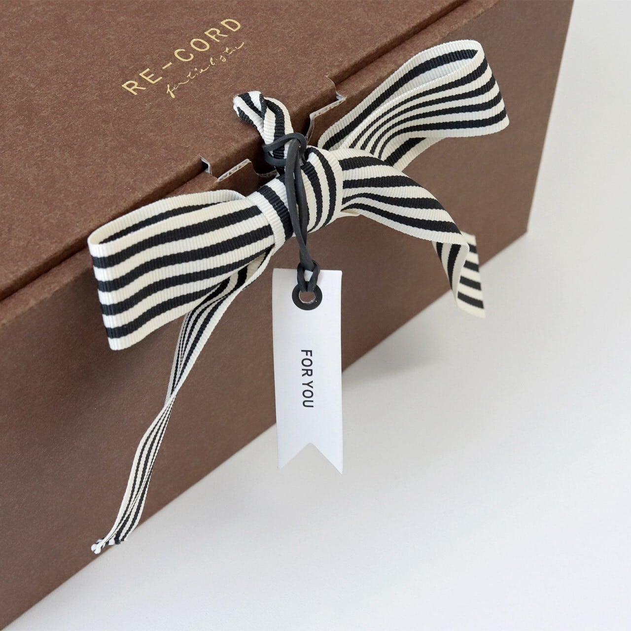 楽天市場 ギフトボックス セルフラッピング 布ボックス 再利用 繰り返し使える 布製 箱 子供服 衣替え 衣類ケース 着替え入れ 押し入れ 折り畳み式可愛い 積み重ね クローゼット収納 おむつポーチ ベビー 出産祝い X585921 : Jerico楽天市場店