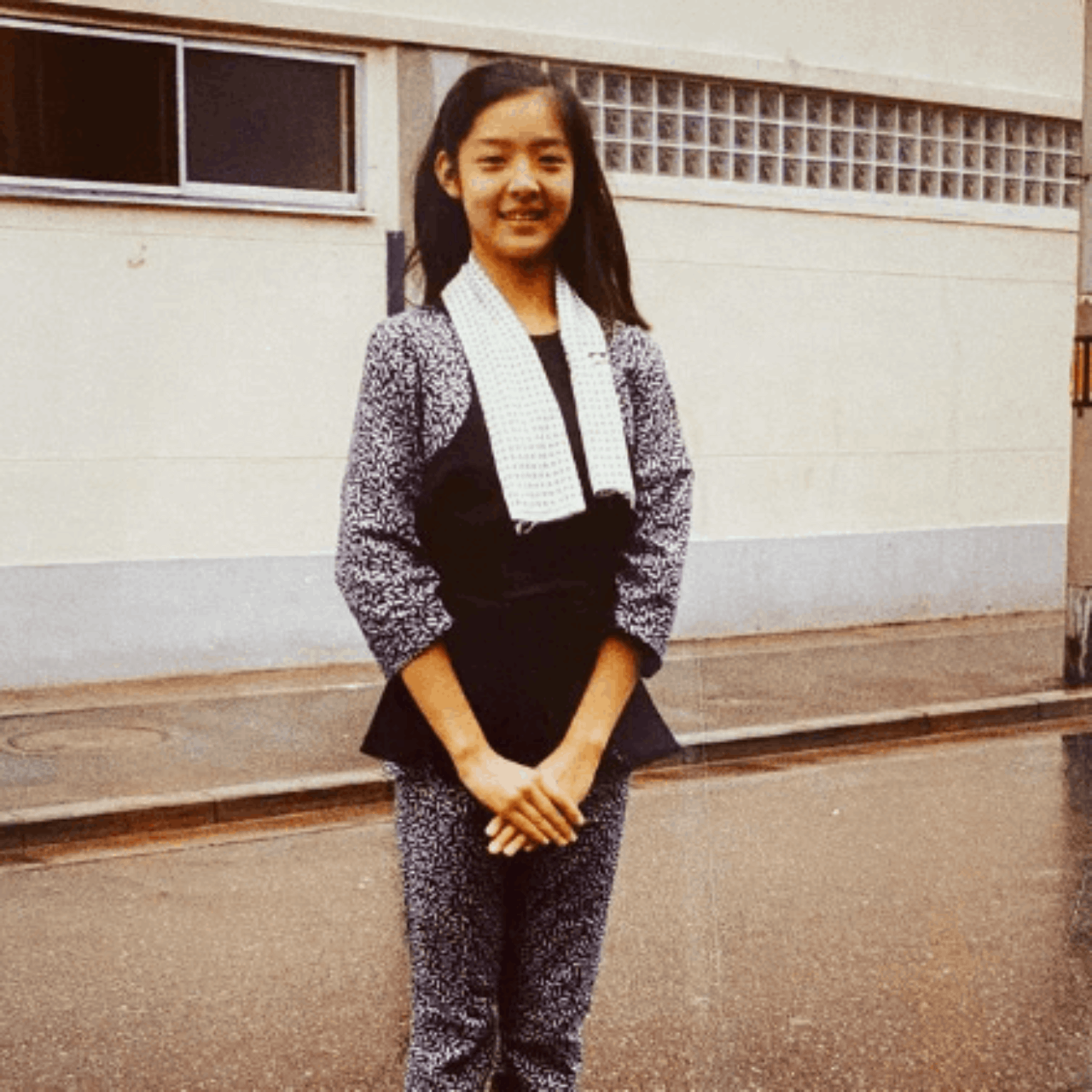 草刈民代 結婚28年！夫・周防正行監督との歴代2ショに「ラブラブ」「何度見もしちゃう」の声 - スポニチ Sponichi Annex 芸能