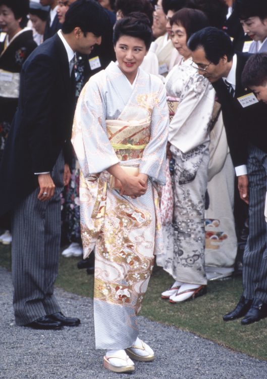 園遊会に見る着物の写真☆キレイに写真を撮ってもらうコツは？魅力引き立つ装いを岐阜・京都 山本呉服店オフィシャルブログ