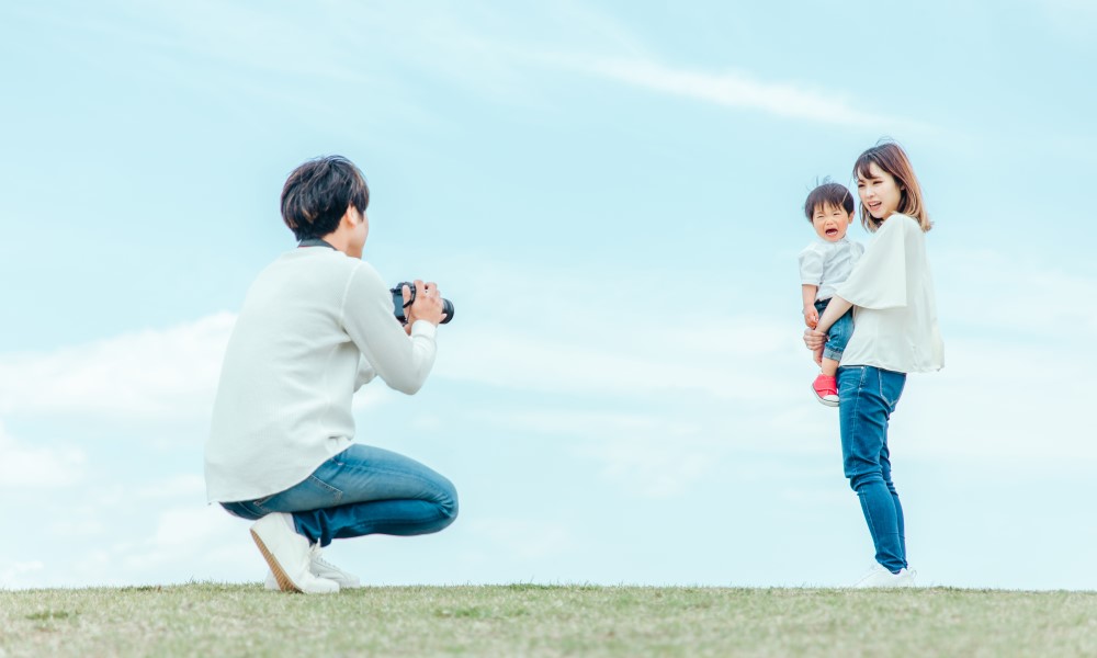 横浜で「見守る育児」テーマの写真展と講演会 ２歳前後は「やるやる期」カナロコ by 神奈川新聞