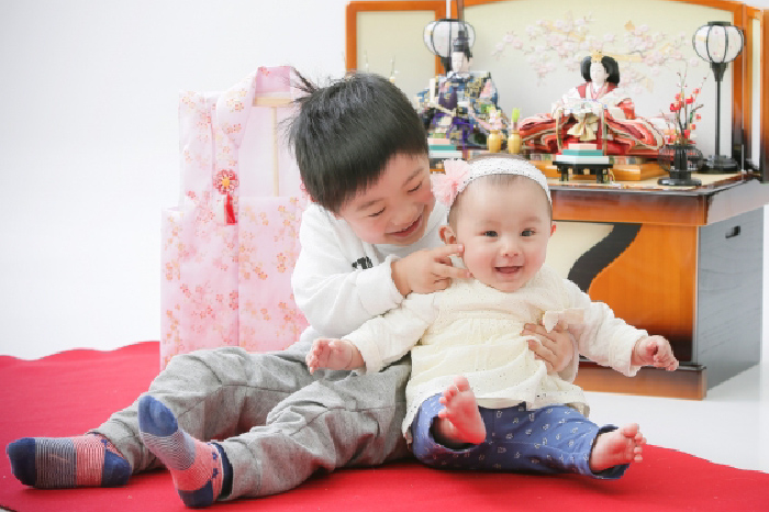 男の子の初節句兜や鯉のぼりはいつ飾る？祝い方や料理、衣装のポイントもcozre コズレ 子育てマガジン