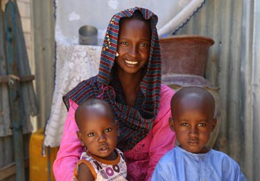 アフリカ系アメリカ人の新郎新婦が立っている, 黒人の結婚式の写真, 結婚式, 人背景壁紙画像素材無料ダウンロード - Pngtree