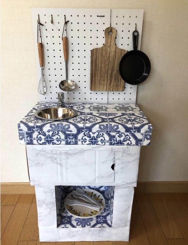 無料ダウンロード ままごとキッチンを手作り！貼るだけ簡単キッチンコンロとダンボールで作るままごとコンロouchiedu