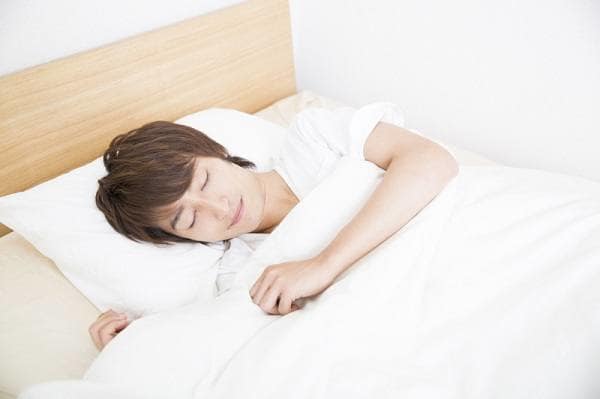 実はね 」男性が彼女が寝ているすきにこっそりしていること4つ - JJ