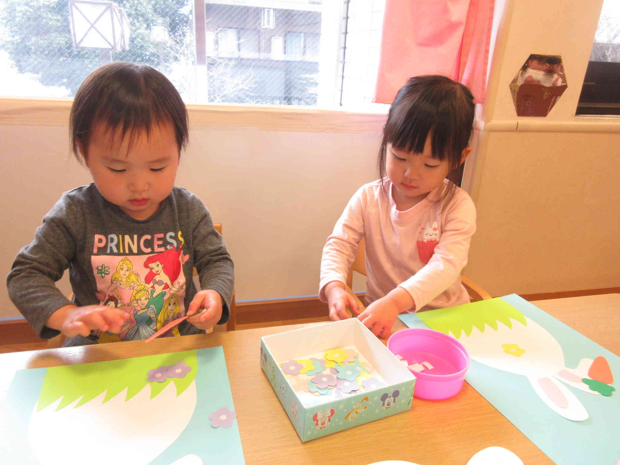 12 件の「4月 製作 2歳児 」や「イースター」のアイデアを見つけましょうクラフト、イースター クラフト、イースターのハンドメイド など