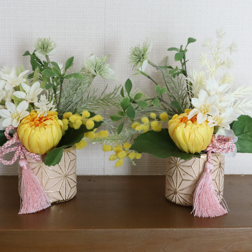 仏具 花立 花器 花瓶 ミニ花立 ミニ仏壇用 プリザーブドフラワー用 仏花用 家具調仏壇用 モダン仏壇用 ミニ仏壇 国産 日本製 仏具用品 ミニ 小物陶器 全4色の通販はau PAY マーケット - 華玄au PAY マーケット－通販サイト