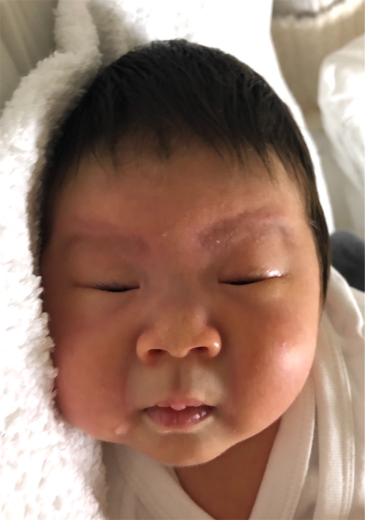 赤ちゃんの成長:4ヶ月でこんなに可愛く!TikTok