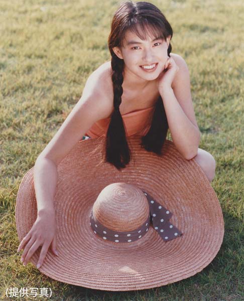 田中美奈子、夫・岡田太郎と長女＆長男との家族ショット公開「知床でホエールウォッチング」 - スポーツ報知