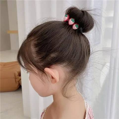 4歳娘のヘアアレンジ♡ 簡単お団子アレンジ