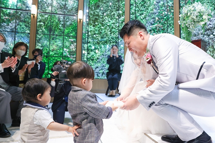 赤ちゃんや子どもと一緒に沖縄でファミリーウェディング！子連れで楽しむ結婚式の挙式・結婚式なら ワタベウェディング