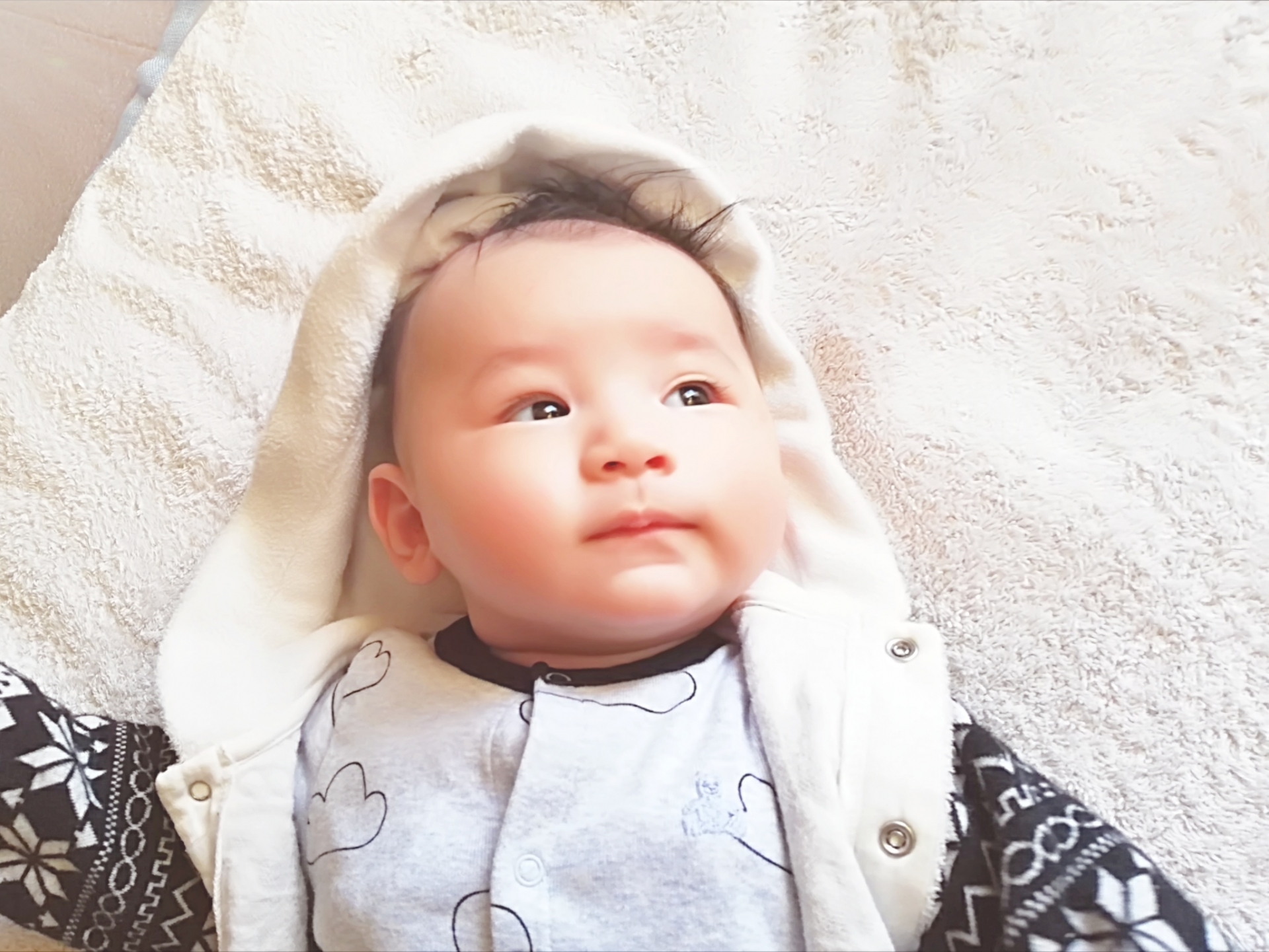 産まれた時は一重だったけど 」0歳→2歳、2年間の変貌記録に99万再生「ウチも大御所期ありましたｗ」「可愛いがすぎる！」オリコンニュース ORICON NEWS