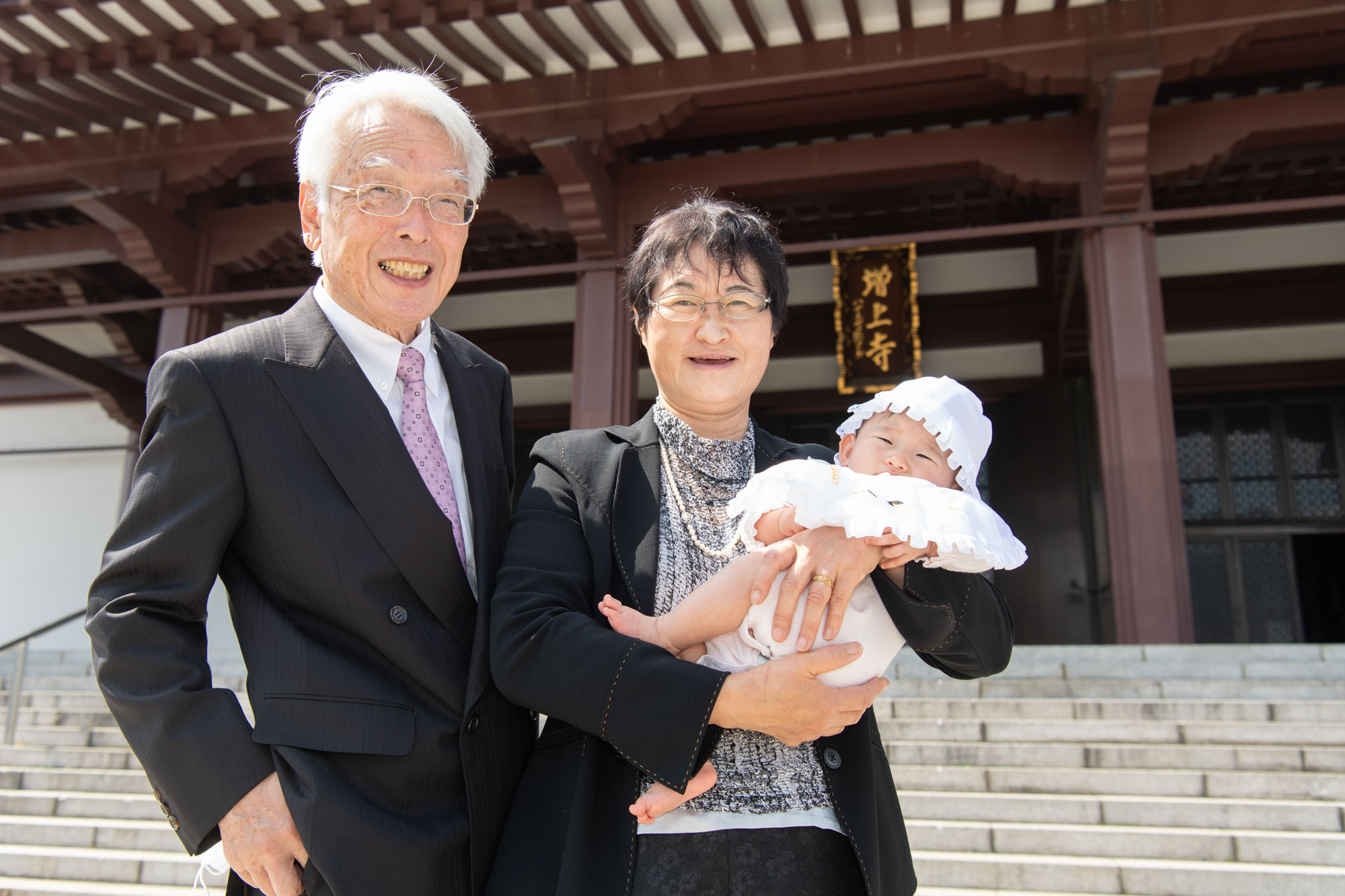 祖父母はお宮参りで何を着ればよい？服装選びのポイントとマナー訪問着レンタルは晴れ着の丸昌 横浜店