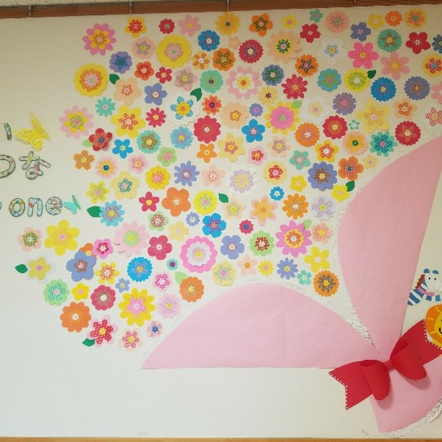 卒園式・入園式の壁面飾りアイデア集！写真を使ってかわいい飾り付けに保育士を応援する情報サイト 保育と暮らしをすこやかに ほいくらし