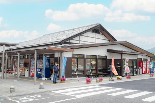 おばあちゃん車歩道走るおもしろいTikTok