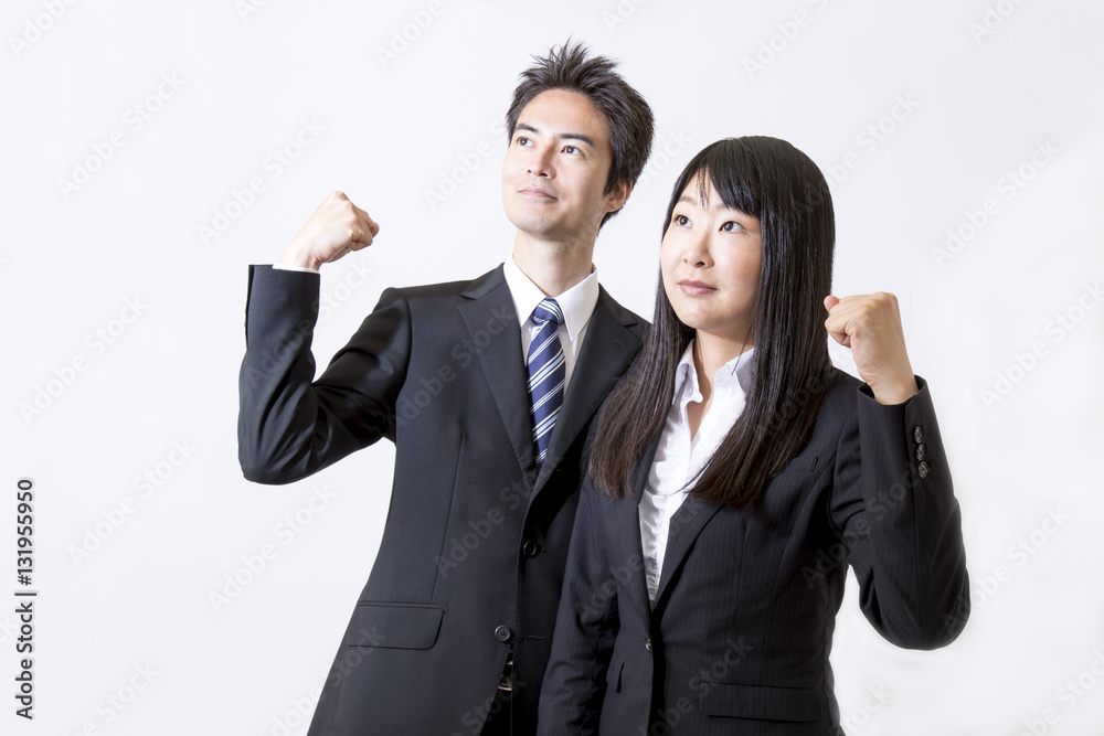 カップル写真」映えるポーズ12選。イラストで解説!「マイナビウーマン」