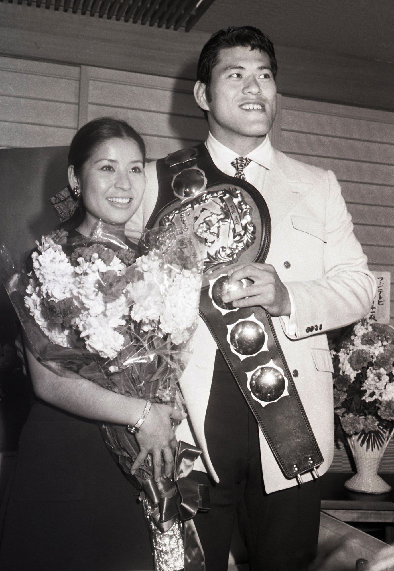 人前では強いかもしれないけど、 おうちではシャイで不器用なパパ」 娘が明かす、アントニオ猪木の素顔写真1枚目