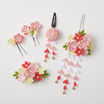 成人式や七五三の髪飾りにも！つまみ細工の作り方～基本の「剣つまみ」と「丸つまみ」～ - つまみ細工 - クチュリエブログ