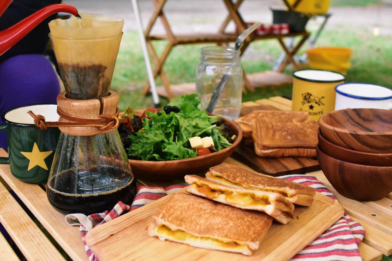 キャンプの朝ごはん、簡単レシピ15選！ご飯もパンも♡手抜きの朝食