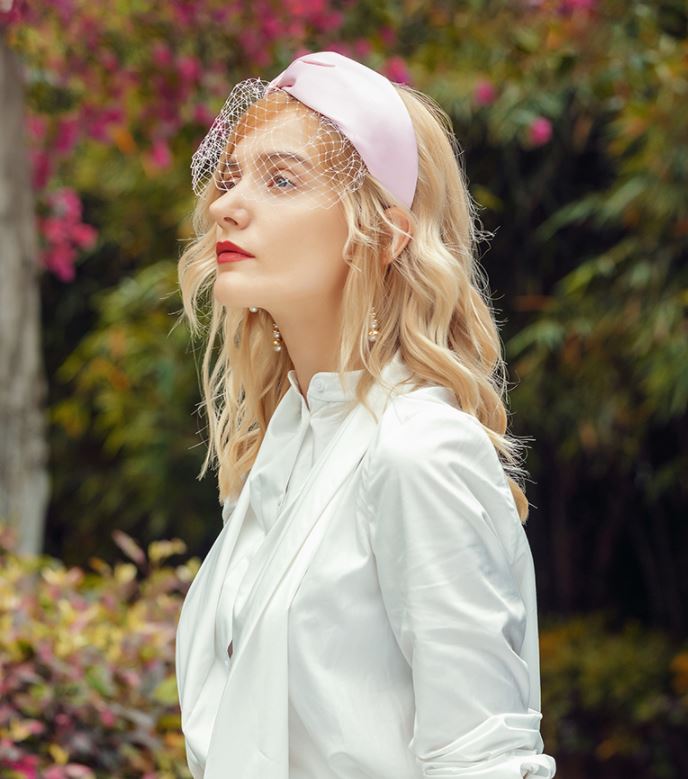 ベスト-アニバーサリー ヘアメイク. 大宮璃宮 ゆるっと大きいカールの ハーフツインにしました♡ カチューシャとハーフツインの組み合わせも可愛いのでおすすめです🌷 仲良しなお二人🫶🏻 前撮りからありがとうございました🥰 hairmake&coordinate&photby