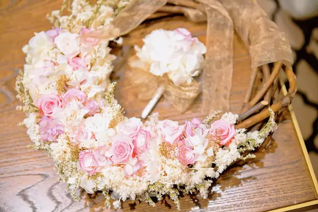 ウェディングブーケを100均の造花で手作りしよう!手順やコツをご紹介結婚ラジオ結婚スタイルマガジン