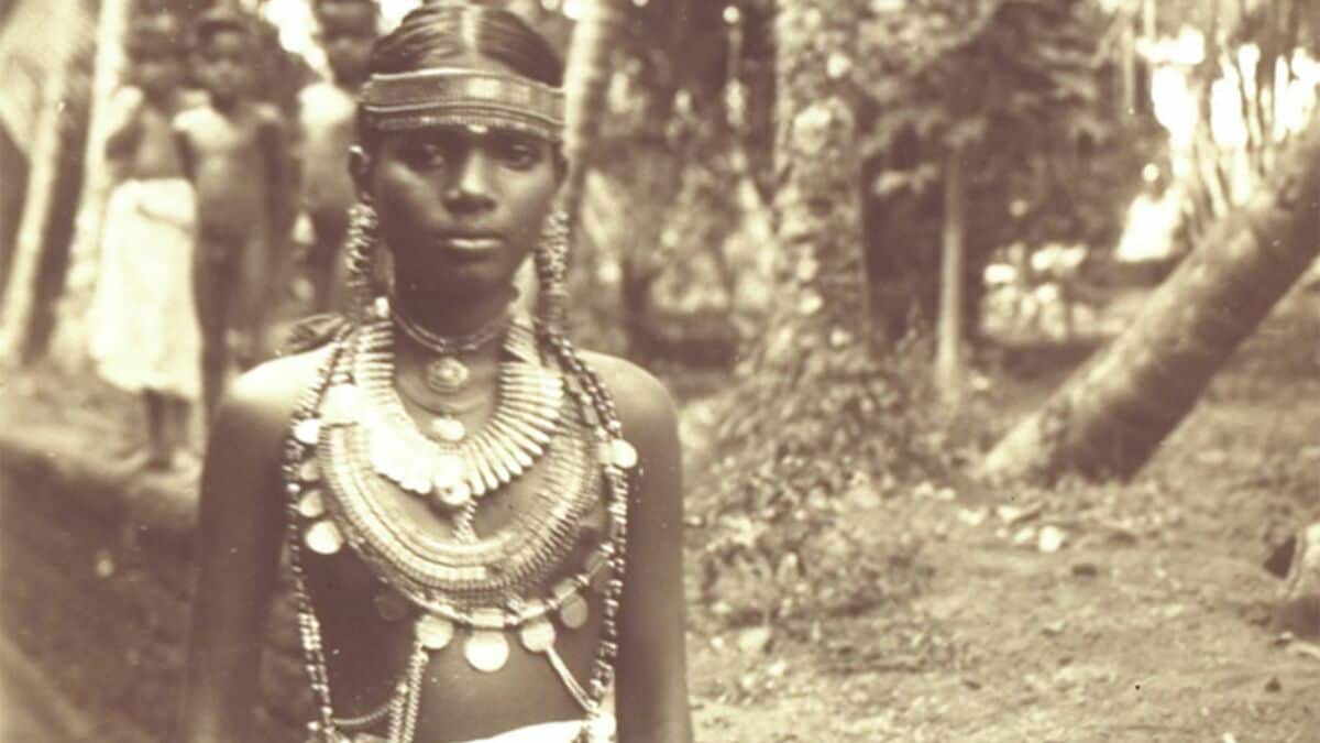 ナミビアの少数民族③～ヒンバ族の村に行ったのに変顔しか撮れなかった～旅女 Tabijo 〜義眼のバックパッカ