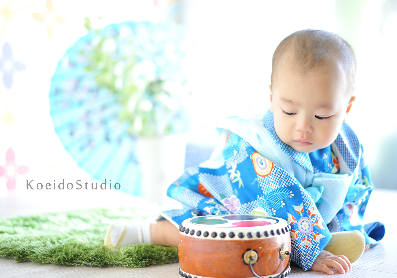 ヨーダ似」?毛布にくるまるのが大好きな男の子の“くりくりおめめ”に癒される人続出eltha エルザ