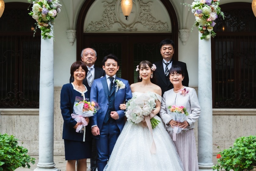 初めての子連れ結婚式！服装の基本マナーと親子コーデ集VERY