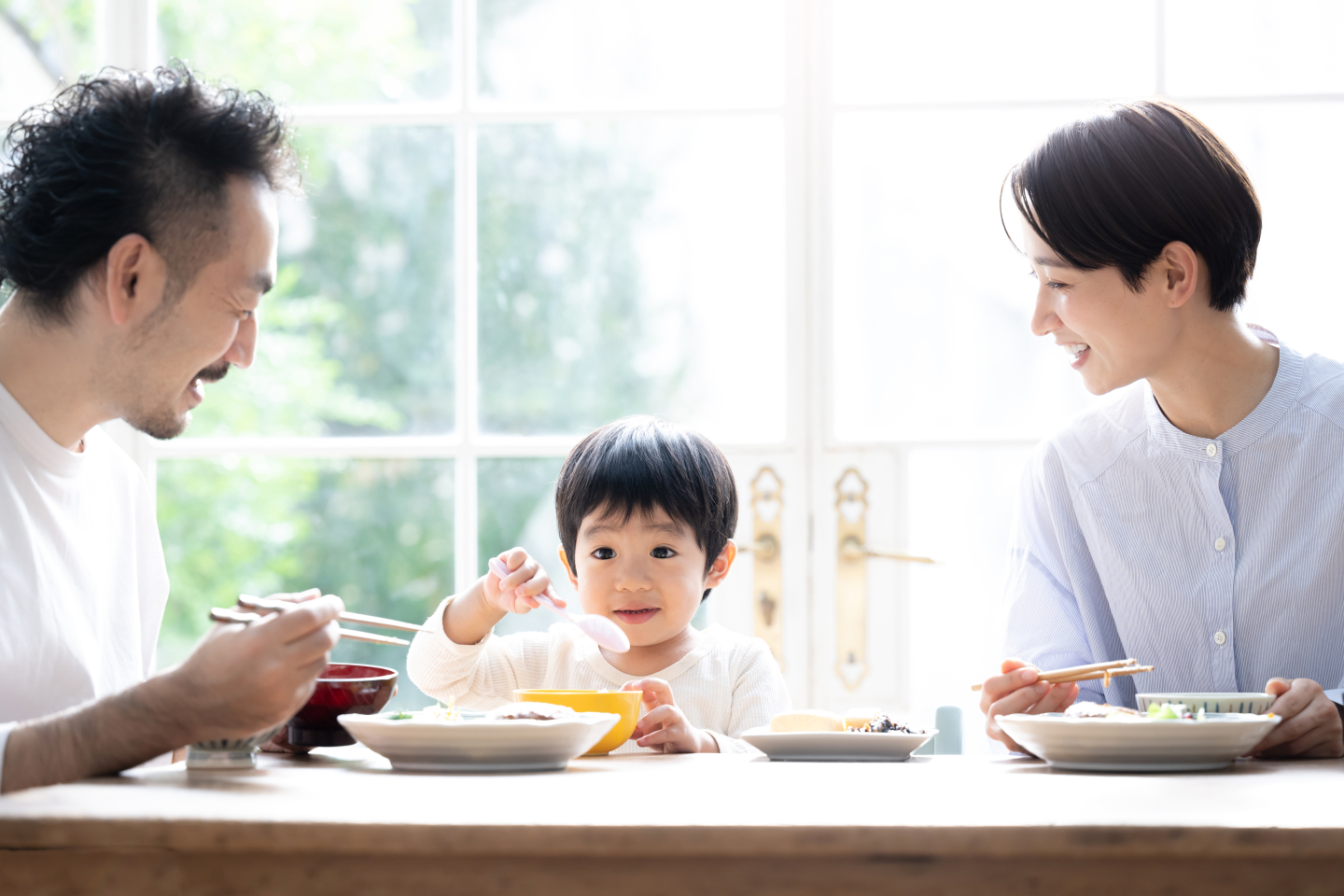 赤ちゃんとの外食はいつから？子連れ外食デビューの体験談ベビリナ
