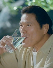 人前では強いかもしれないけど、 おうちではシャイで不器用なパパ」 娘が明かす、アントニオ猪木の素顔