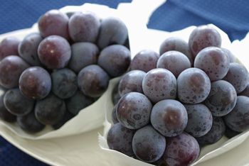 ＭＥ 自然の恵み 黒ぶどう酒酒類・飲料・加工食品・アルコールの卸・販売 株式会社 岡村