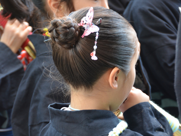 保育園・幼稚園の 入園式 に!子どもが喜ぶ「お団子」ヘアアレンジVERY